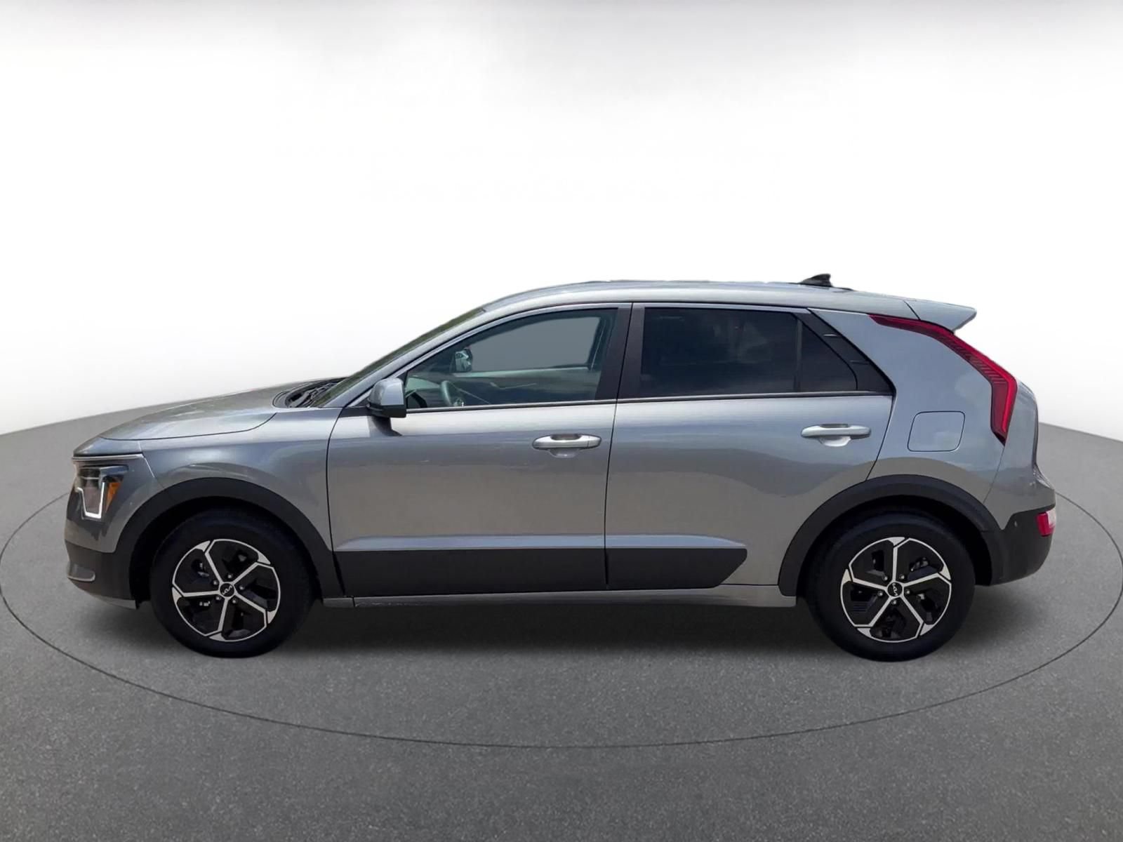 Used 2026 Kia Niro LX FWD image 8
