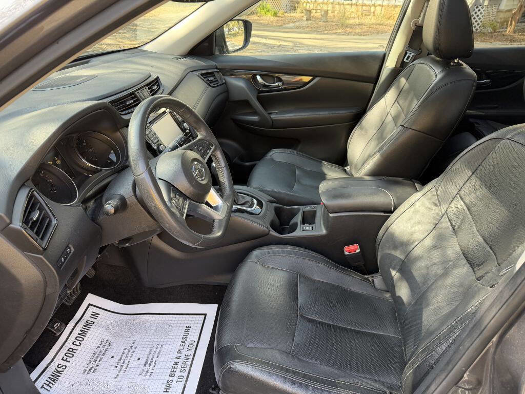 Used 2017 Nissan Rogue SL w/ SL Premium Package FWD image 12