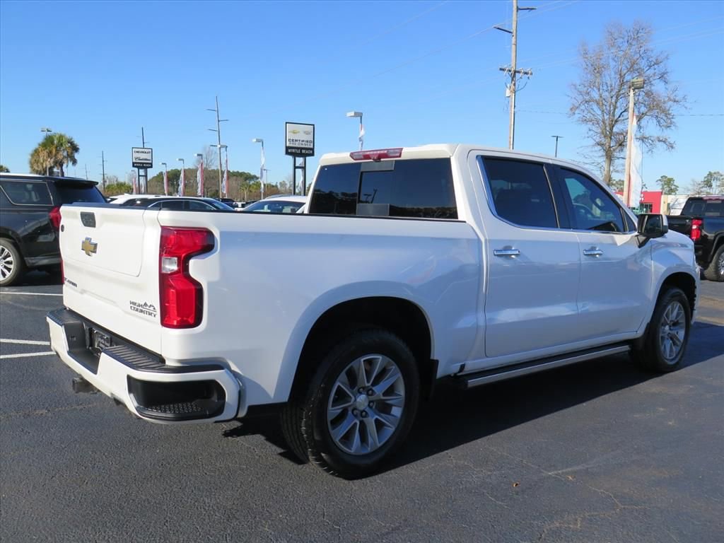 Used 2022 Chevrolet Silverado 1500 High Country w/ Technology Package image 3