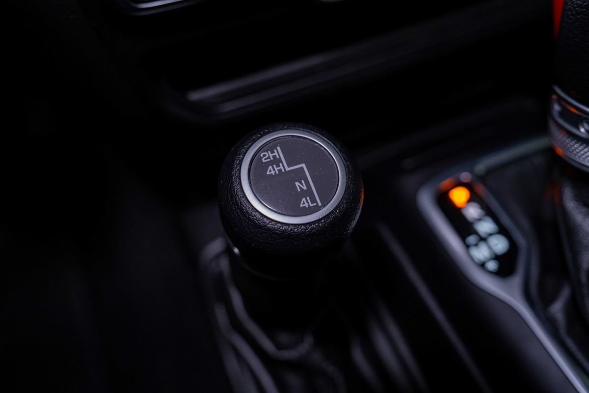 Used 2020 Jeep Wrangler Sport AWD/4WD image 21
