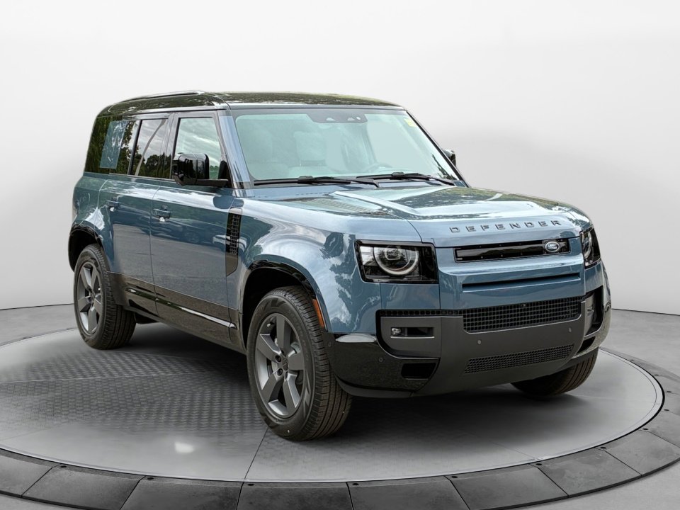 New 2026 Land Rover Defender 110 X-Dynamic SE AWD/4WD image 3