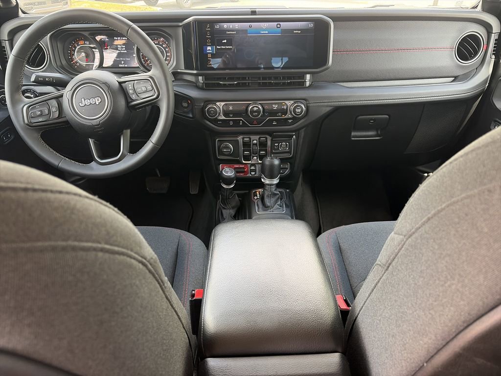 Used 2025 Jeep Wrangler Unlimited Rubicon image 13