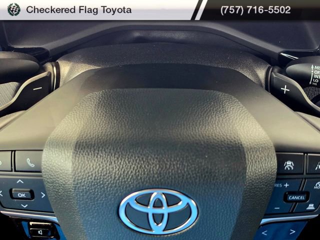 Used 2025 Toyota Camry SE w/ Convenience Package image 32