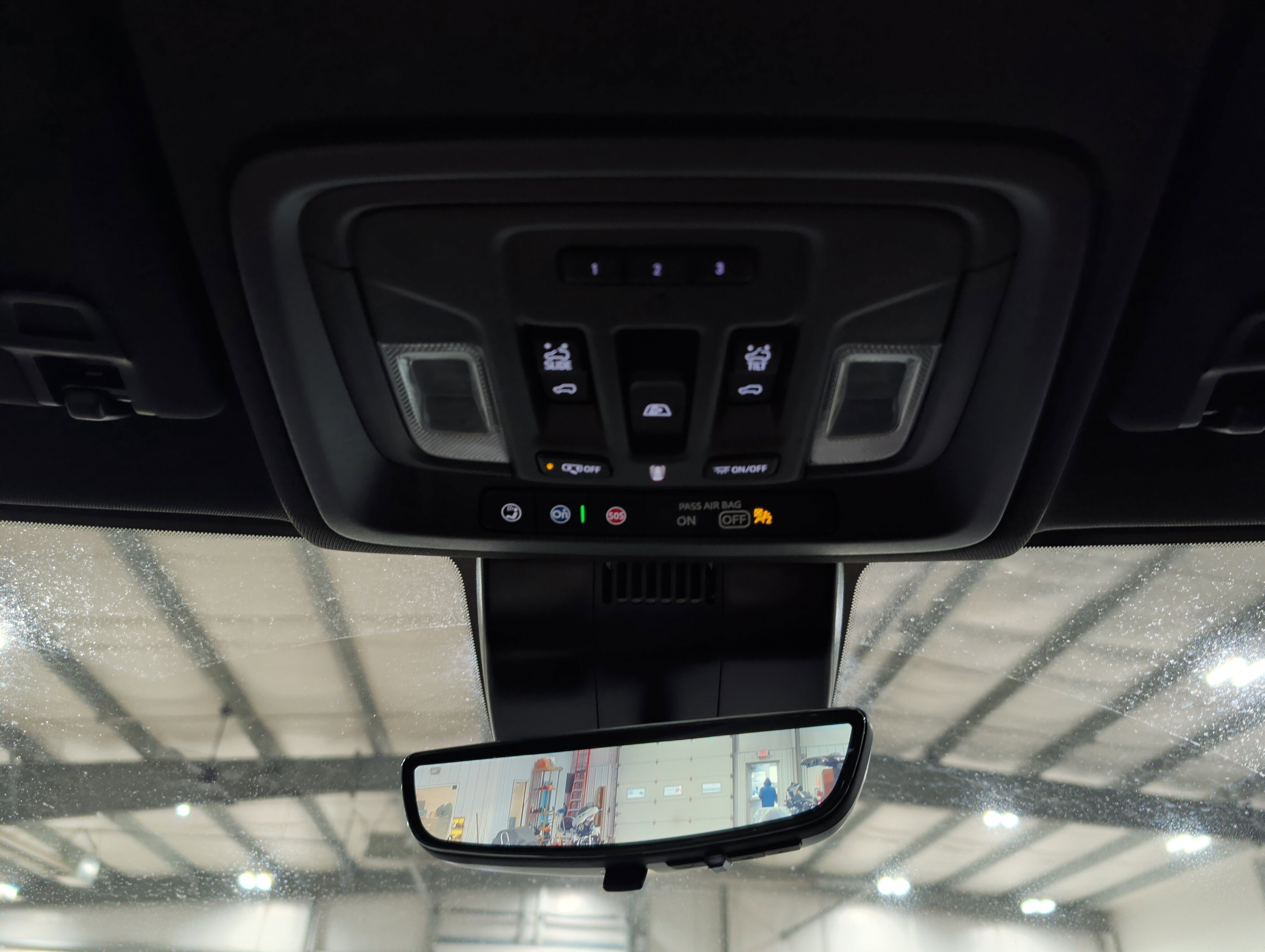 Used 2025 GMC Sierra 2500 AT4 image 11