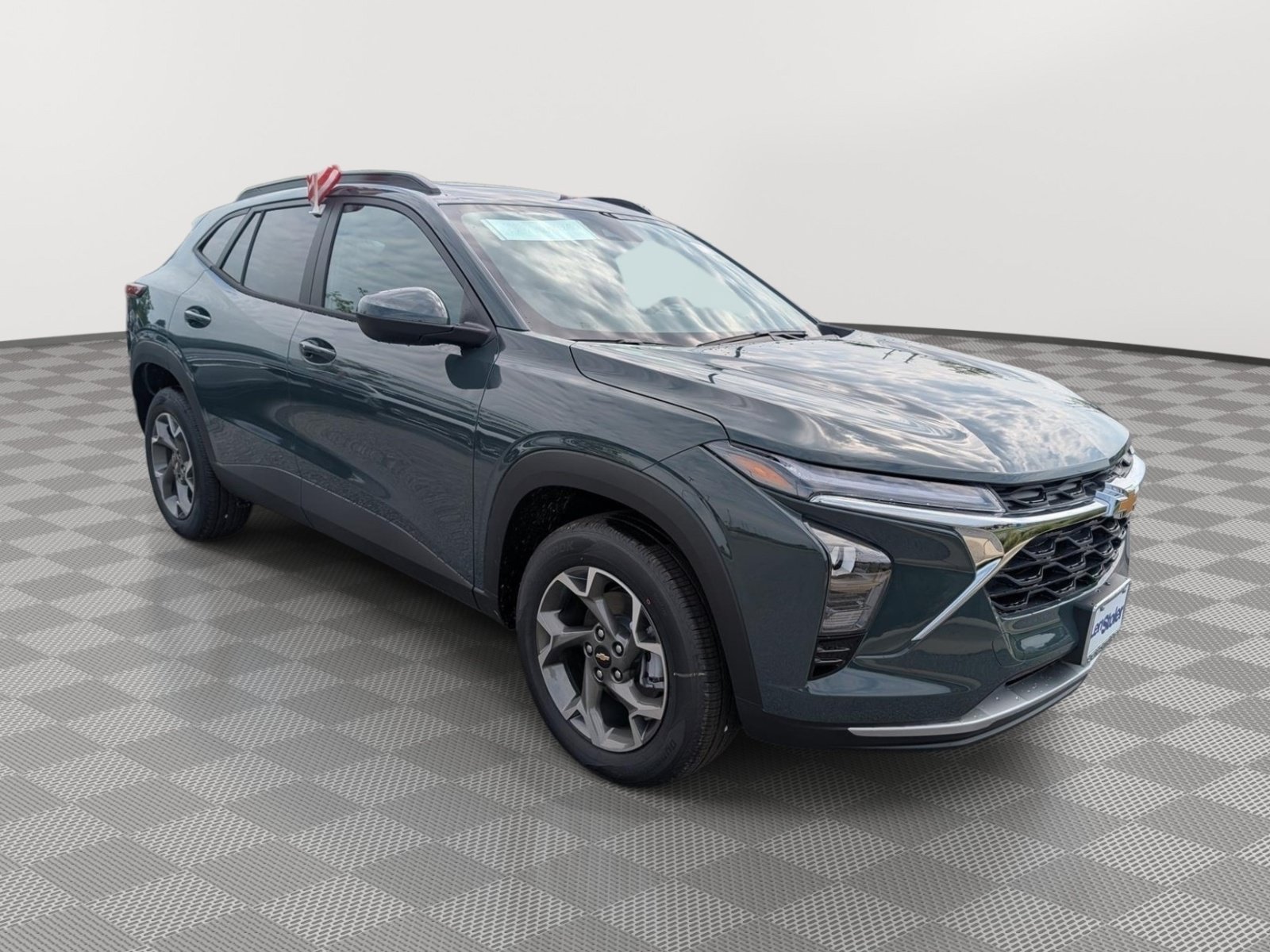 New 2026 Chevrolet Trax LT w/ Sunroof Package FWD image 4