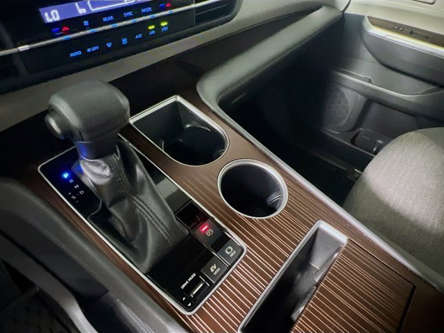 Used 2022 Toyota Sienna LE image 22