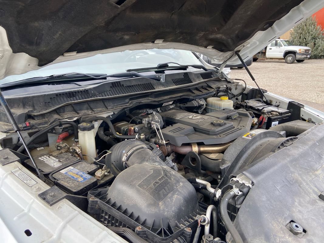 Used 2015 RAM 3500 SLT w/ Cold Weather Group image 15