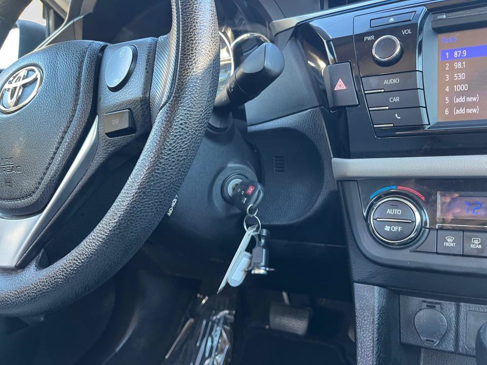 Used 2015 Toyota Corolla LE FWD image 31