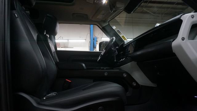 Used 2023 Land Rover Defender 90 S image 37