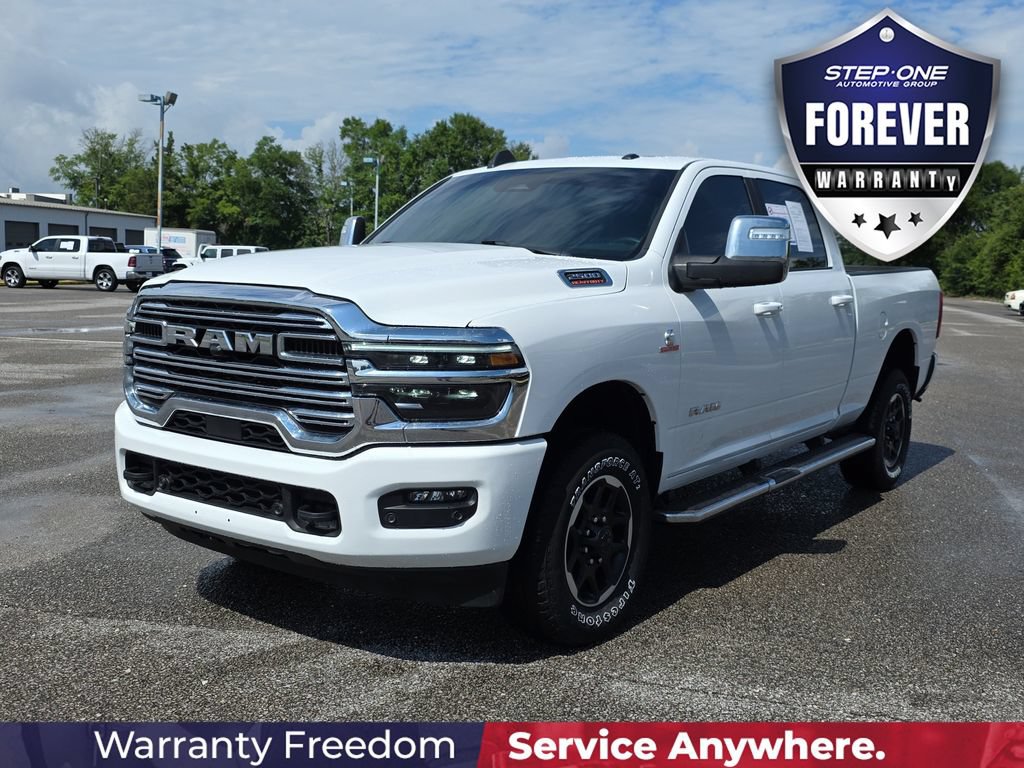 Used 2025 RAM 2500 Laramie AWD/4WD image 2