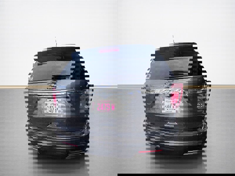 Used 2019 Ford Explorer XLT w/ Equipment Group 201A image 5