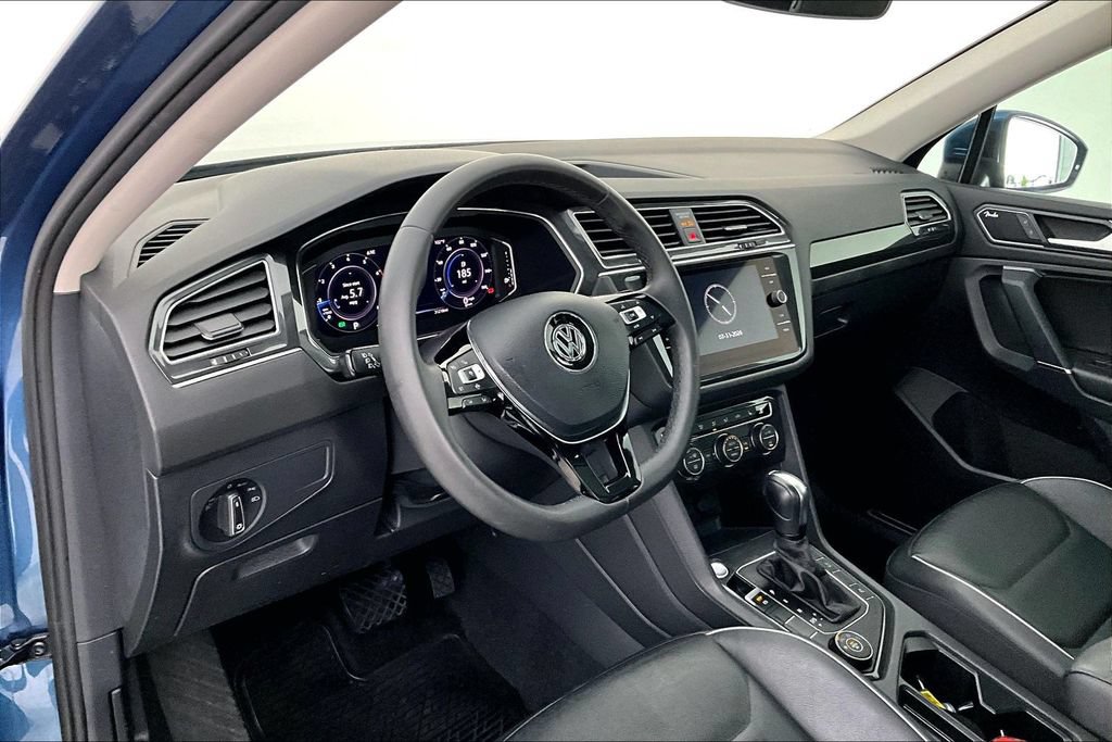 Used 2020 Volkswagen Tiguan SEL Premium R-Line AWD/4WD image 16