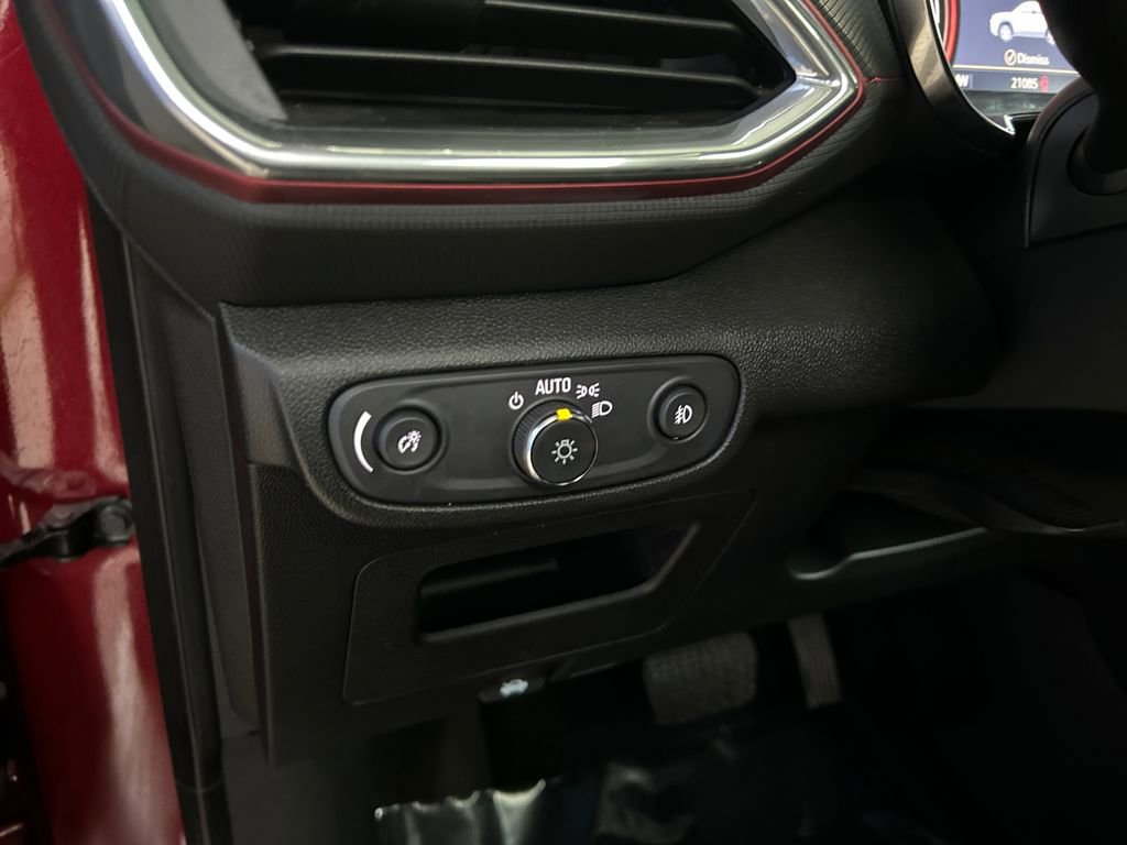 Used 2023 Chevrolet TrailBlazer RS w/ Sun and Liftgate Package image 21