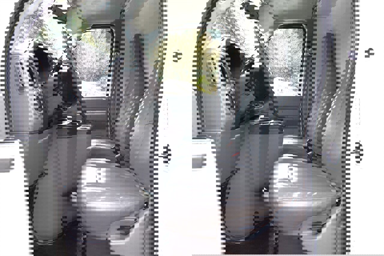 Used 2017 Ford E-350 and Econoline 350 Super Duty w/ Power Windows & Locks Group image 10