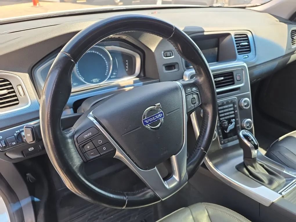 Used 2015 Volvo V60 T5 Cross Country w/ Protection Package AWD/4WD image 27