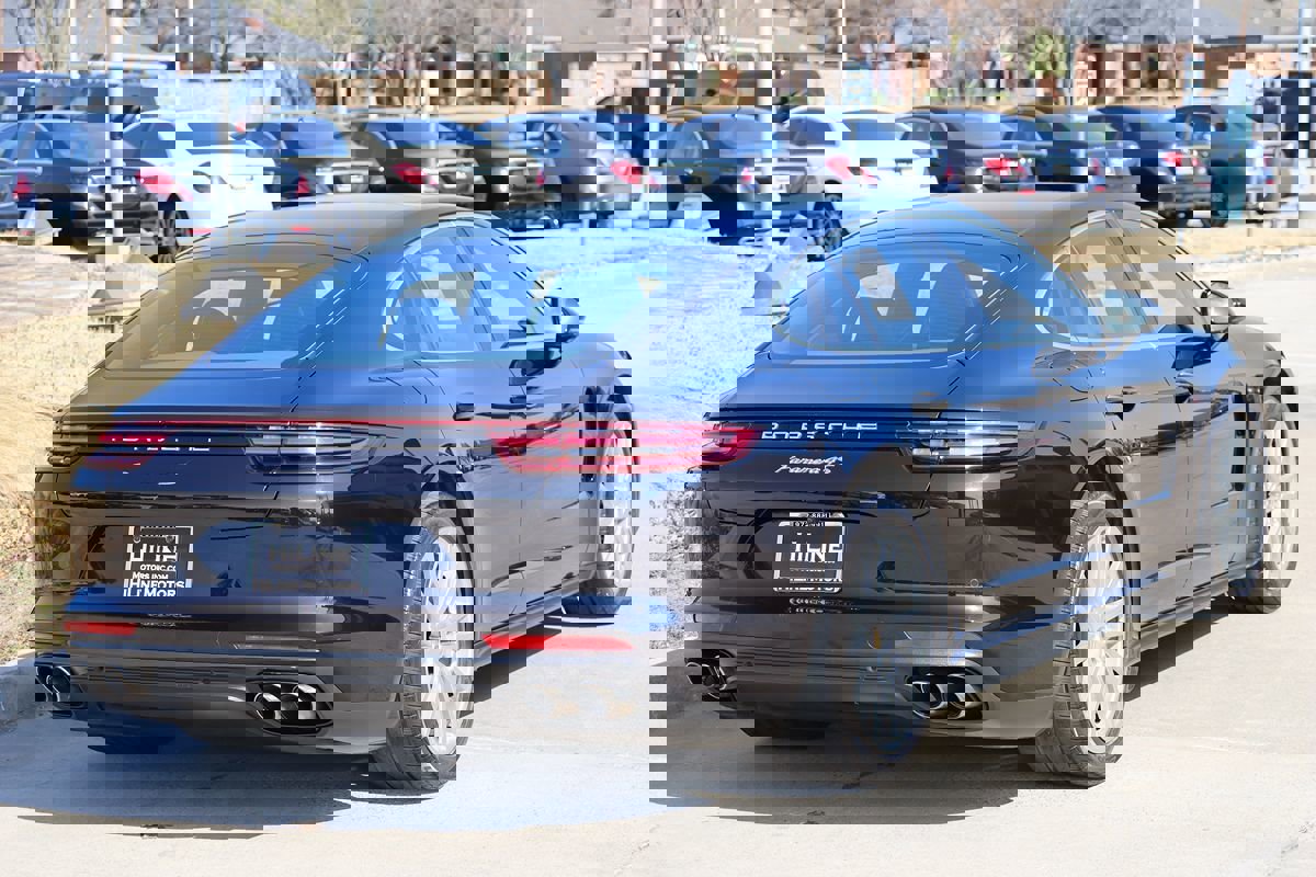 Used 2017 Porsche Panamera 4S w/ Sport Chrono Package image 10