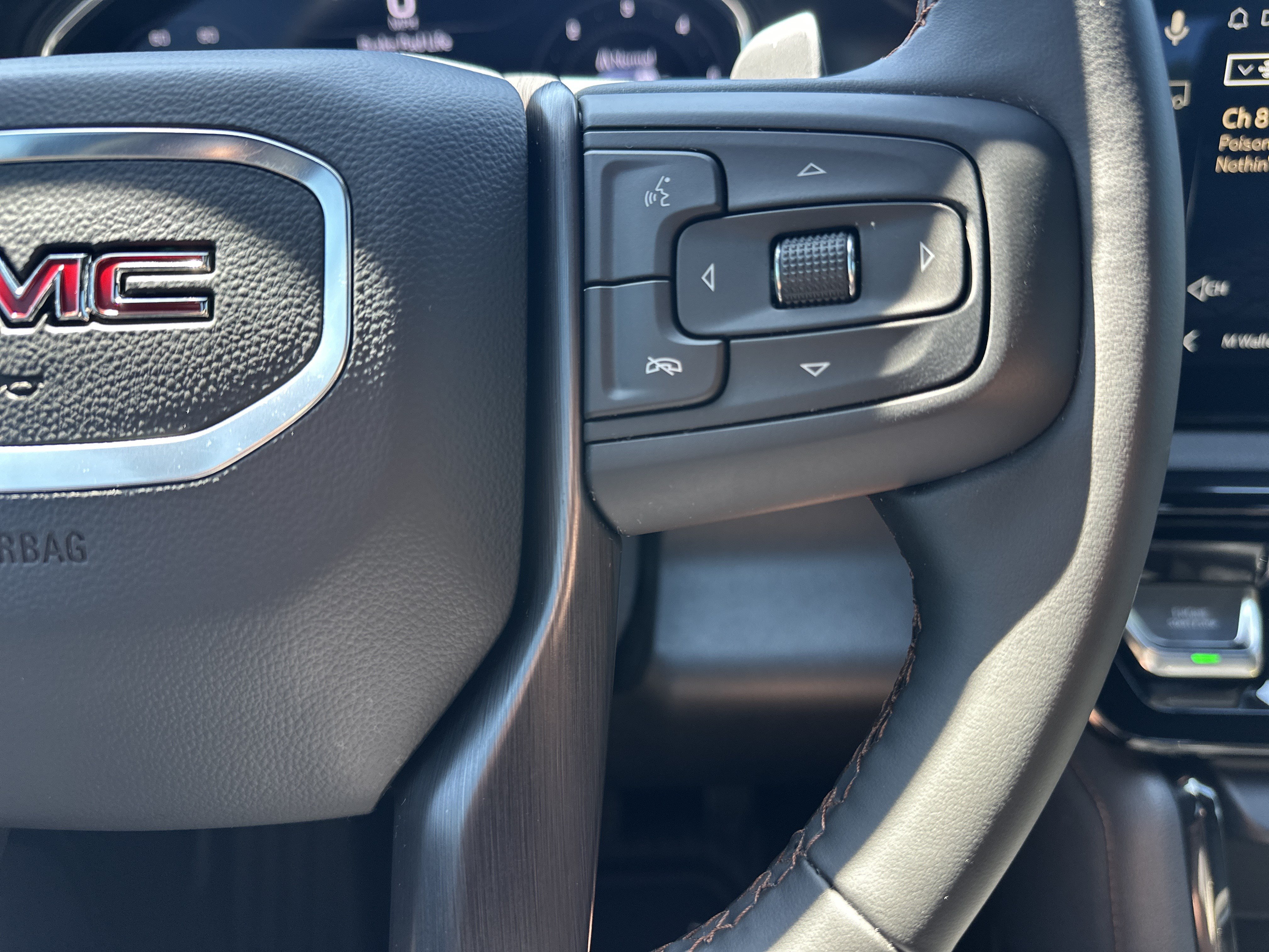 Used 2025 GMC Sierra 1500 AT4 w/ AT4 Premium Package AWD/4WD image 19