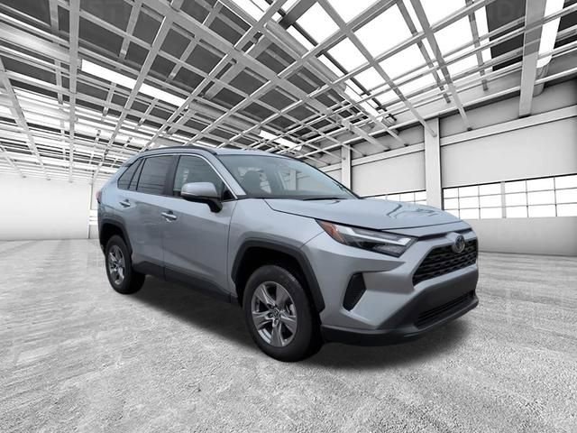 Used 2025 Toyota RAV4 XLE FWD image 1