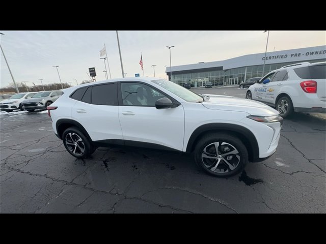 Certified 2024 Chevrolet Trax RS w/ Driver Confidence Package image 2