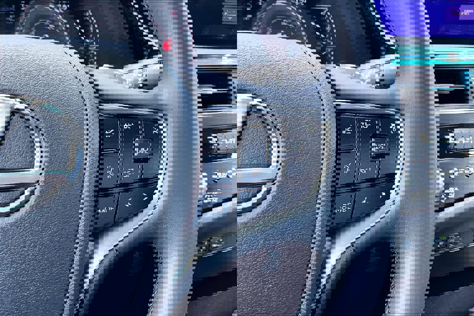 Used 2025 Lexus ES 300h F Sport w/ Accessory Package (Z1) image 25