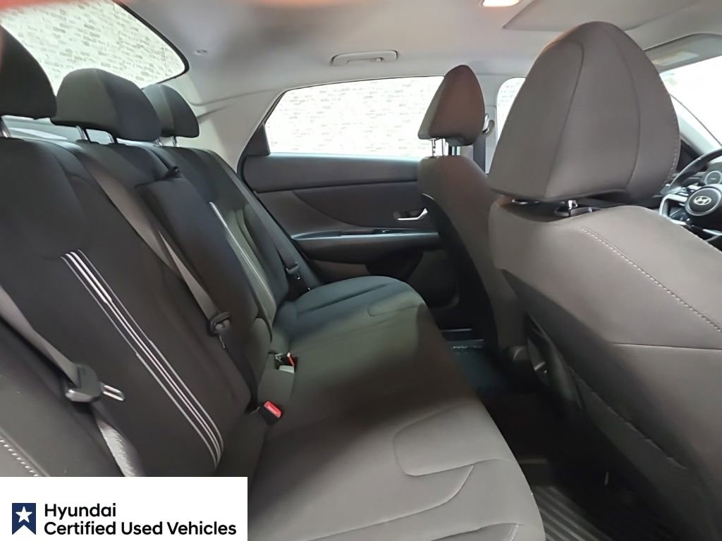 Used 2025 Hyundai Elantra SEL FWD image 14