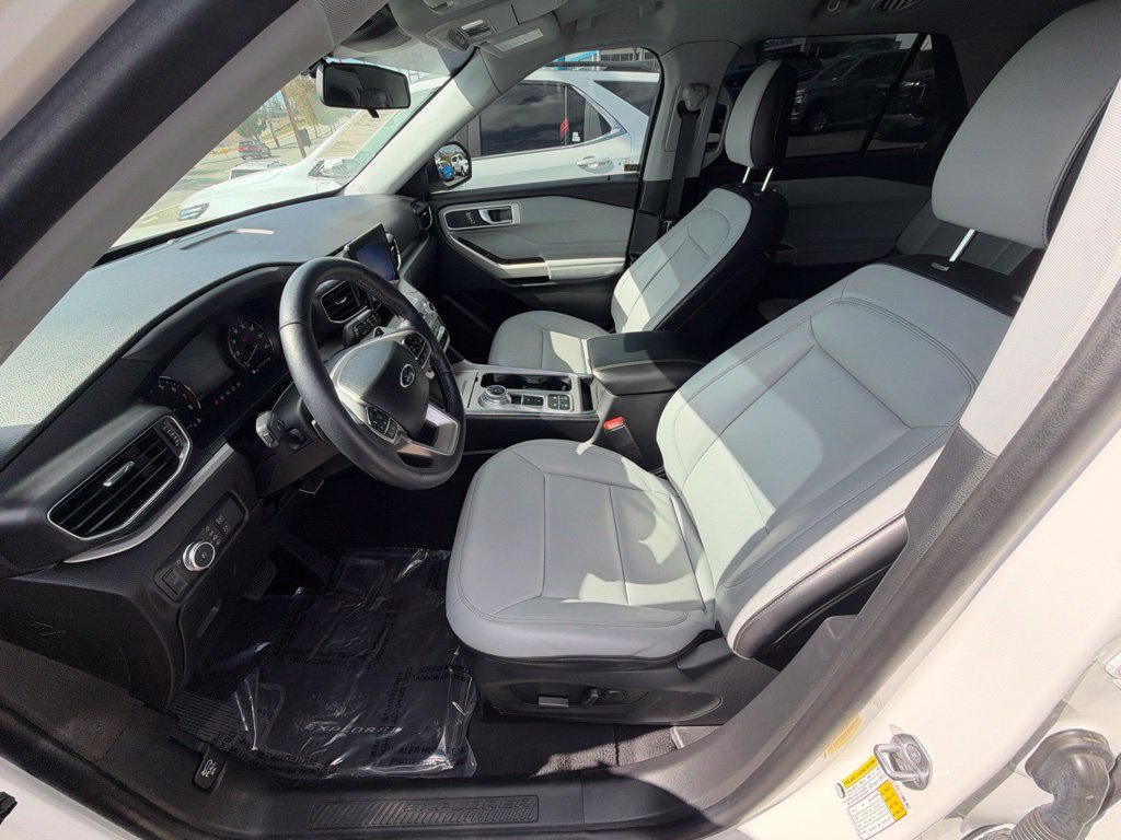 Used 2021 Ford Explorer XLT w/ Equipment Group 202A RWD image 13