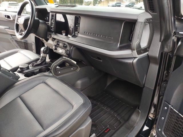 Used 2023 Ford Bronco Everglades image 23