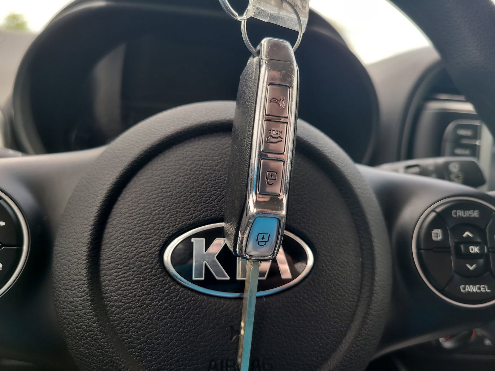 Used 2020 Kia Soul LX FWD image 28