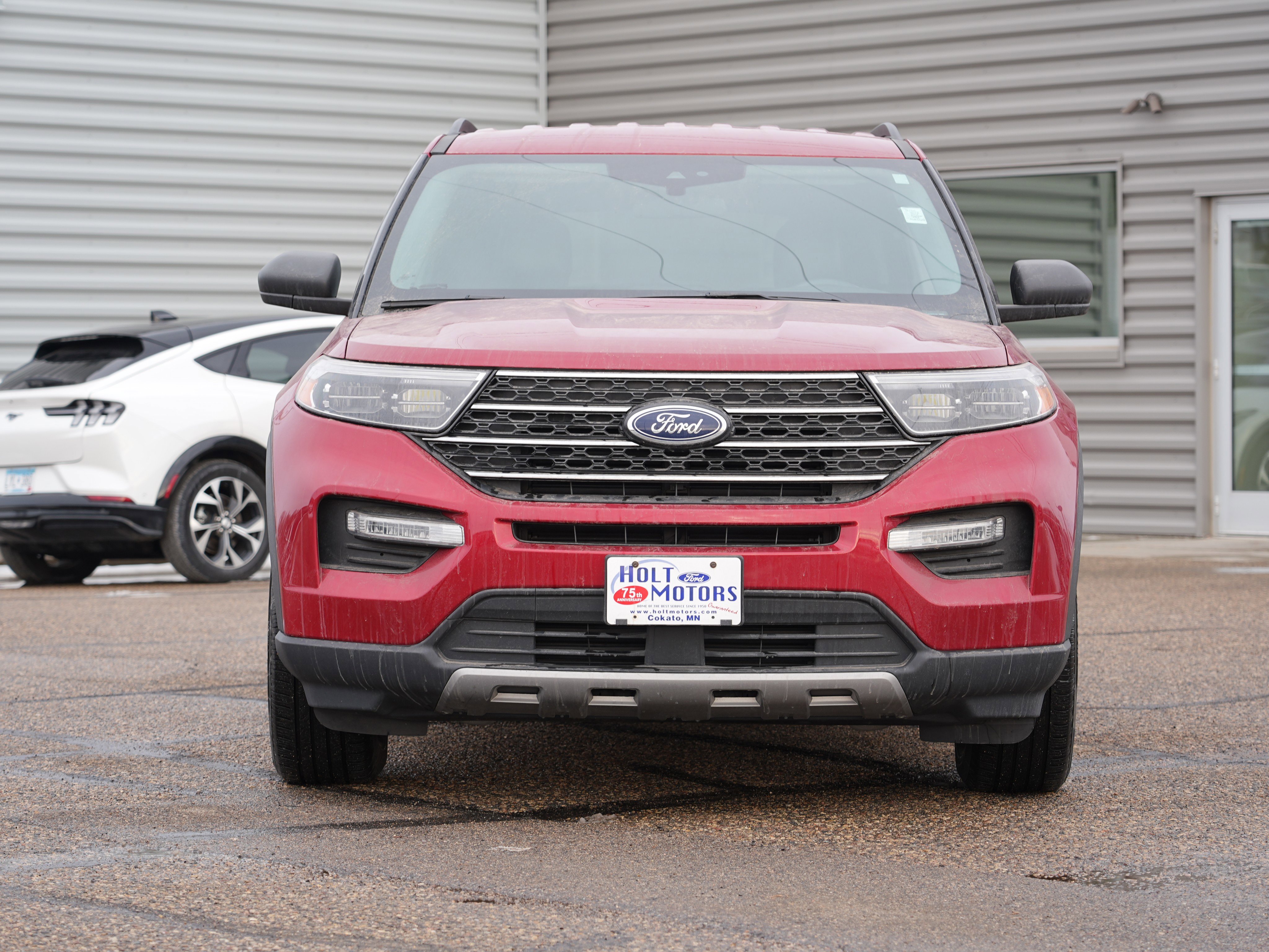 Used 2023 Ford Explorer XLT w/ Equipment Group 202A image 9