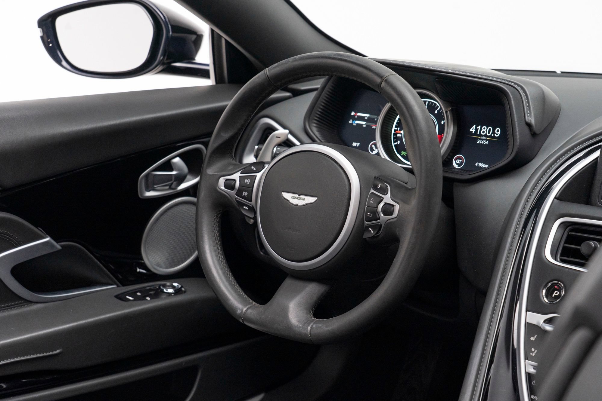 Used 2020 Aston Martin DB11 Volante RWD image 38