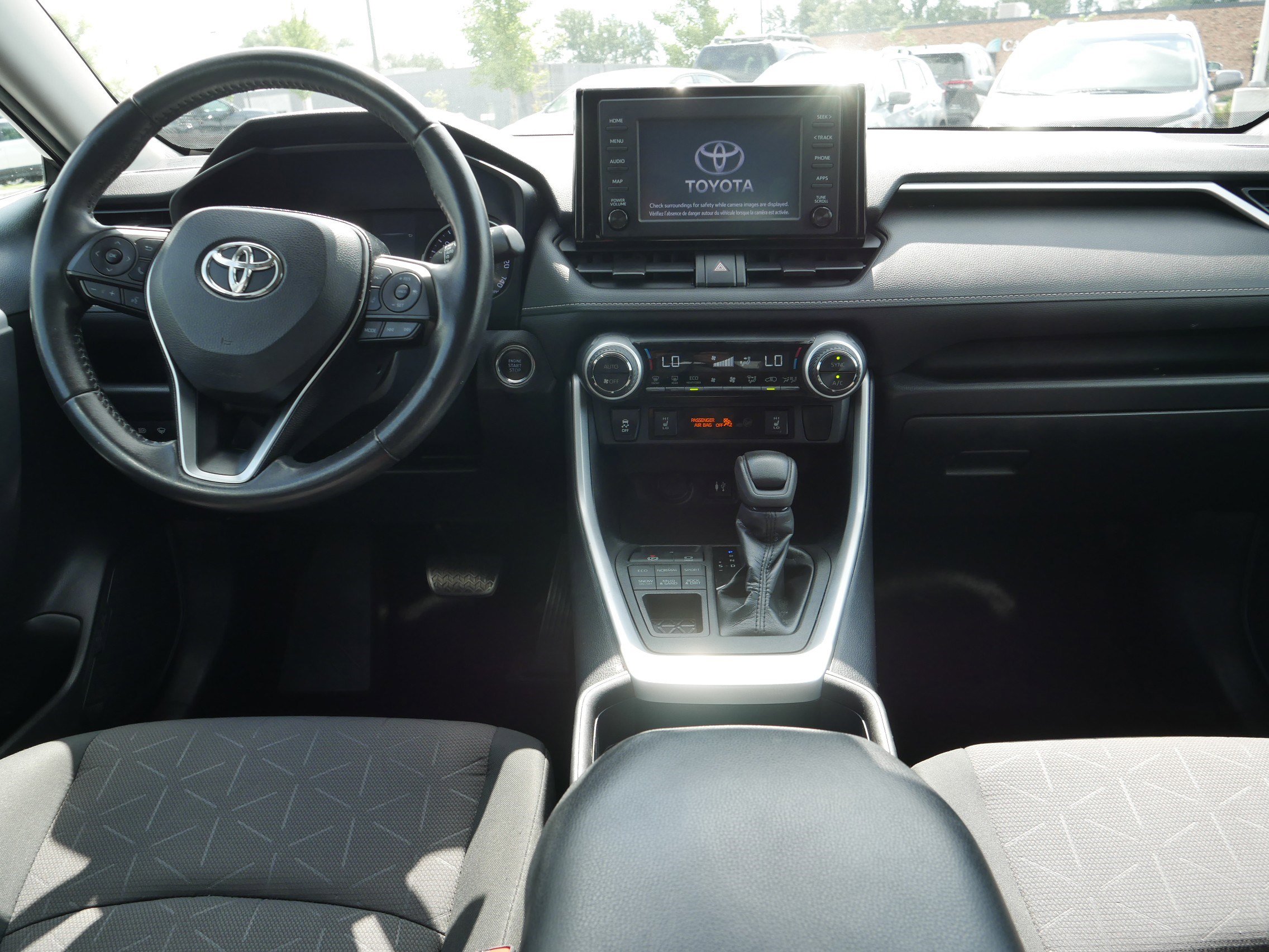 Used 2019 Toyota RAV4 XLE image 10