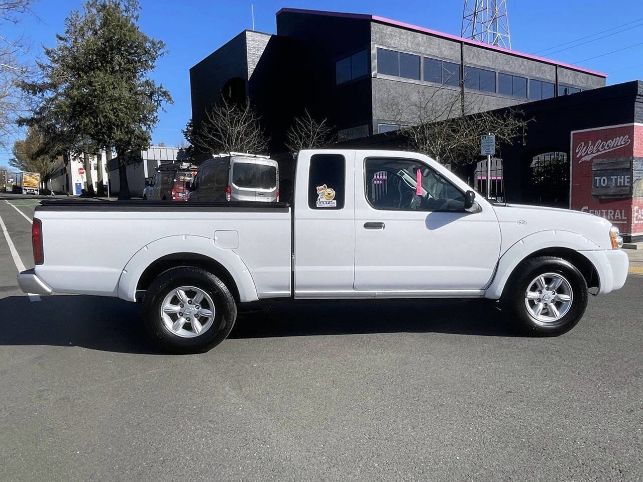 Used 2004 Nissan Frontier XE w/ (VTP) Value Truck Pkg image 8