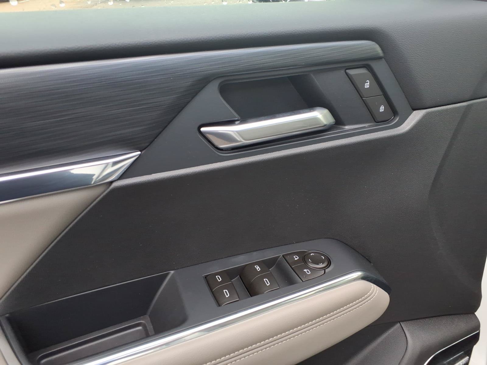 New 2026 GMC Acadia Elevation w/ Elevation Premium Package FWD image 8