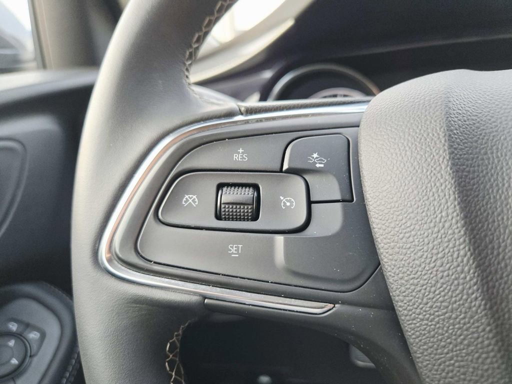 Used 2022 Buick Encore GX Select w/ Sport Touring Package image 19