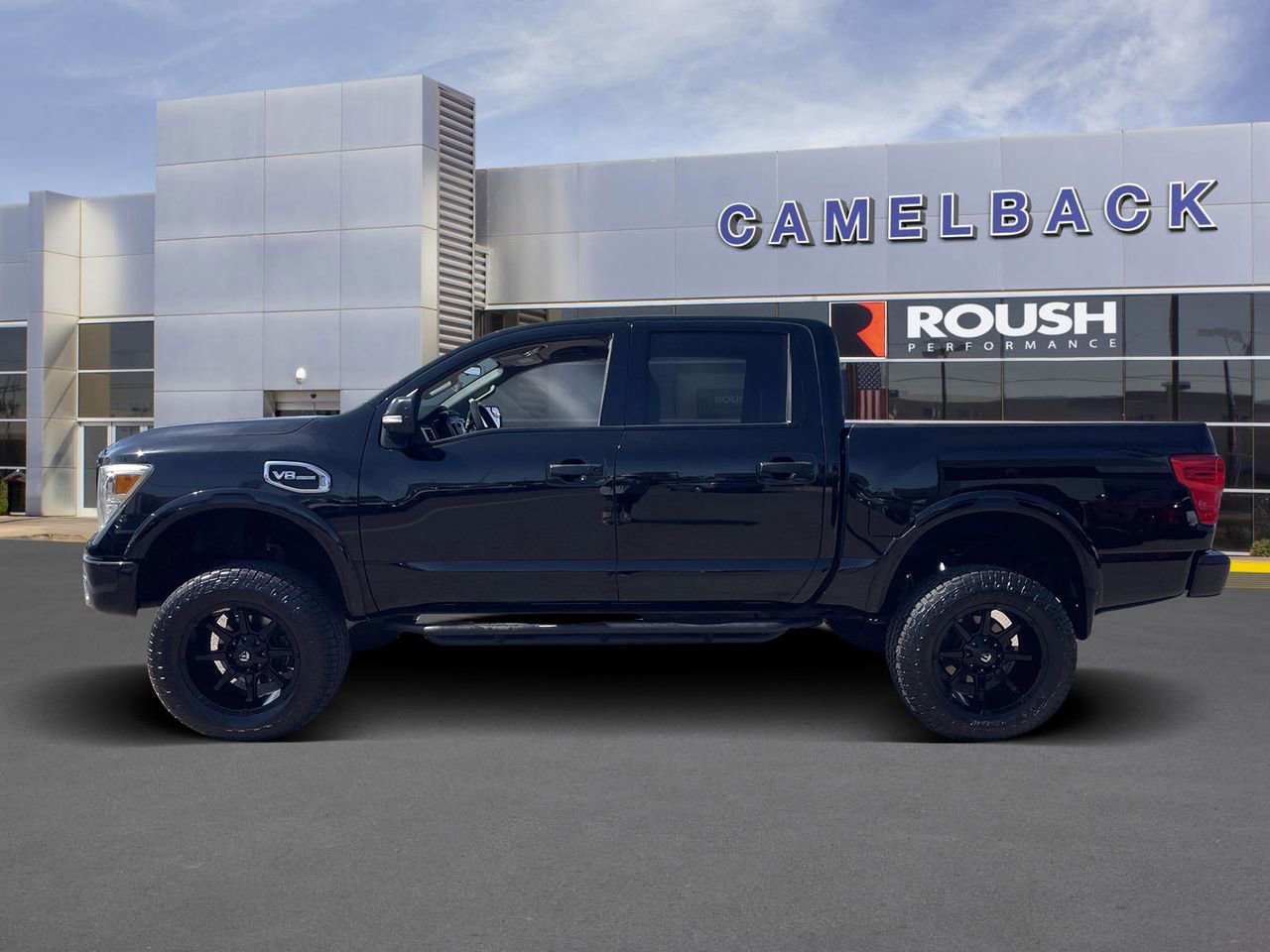 Used 2017 Nissan Titan PRO-4X AWD/4WD image 3