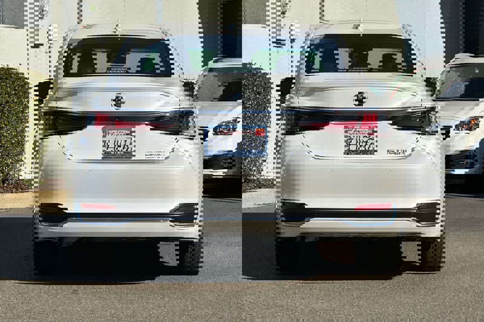 Used 2023 Lexus ES 300h w/ Premium Package image 8