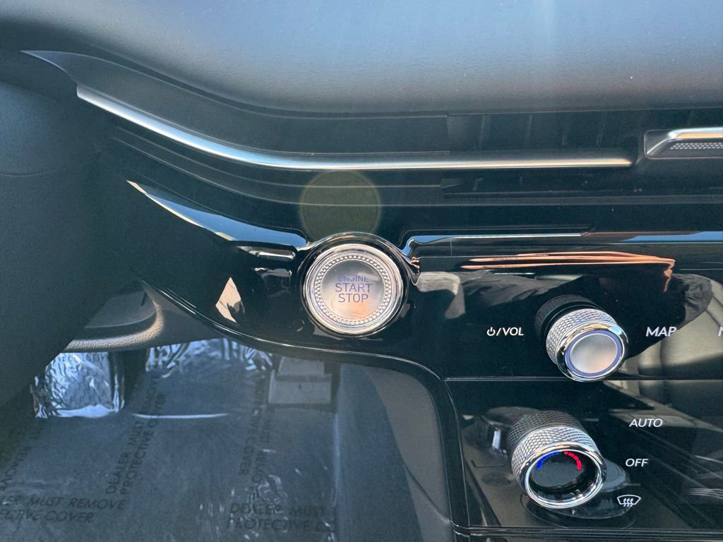 Used 2025 Genesis G80 2.5T image 32