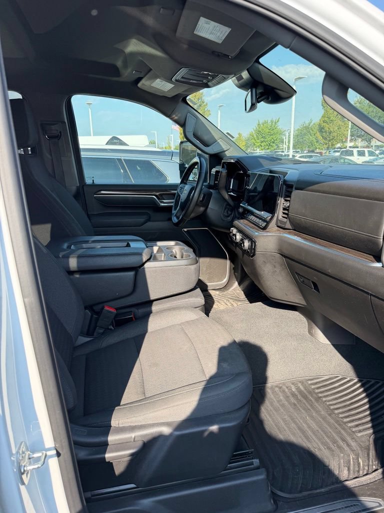 Used 2025 Chevrolet Silverado 3500 LT w/ Safety Package AWD/4WD image 9