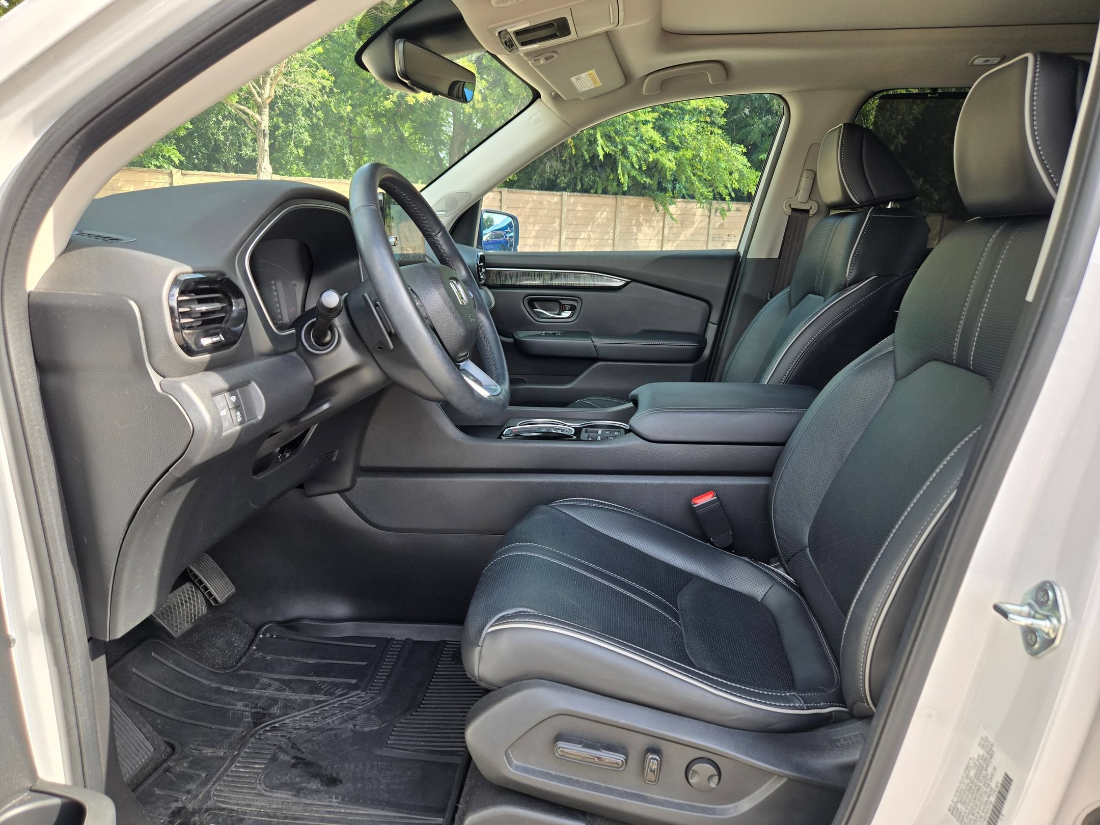 Used 2023 Honda Pilot Elite image 9