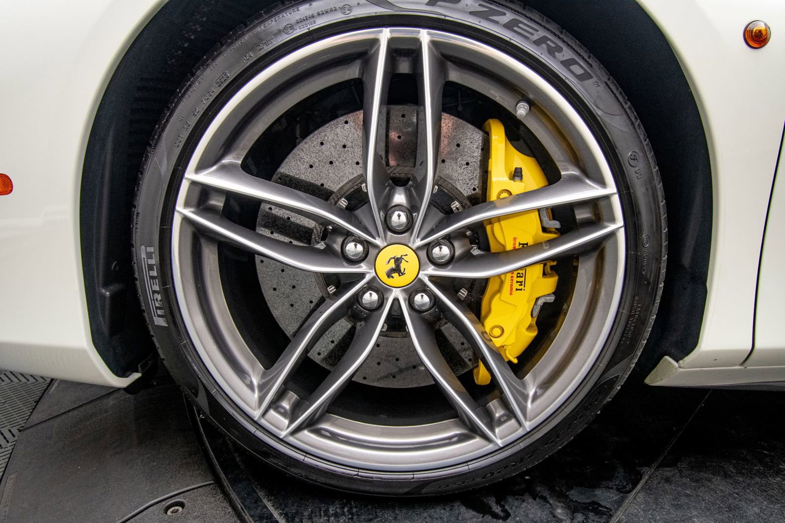 Used 2017 Ferrari 488 Spider image 41