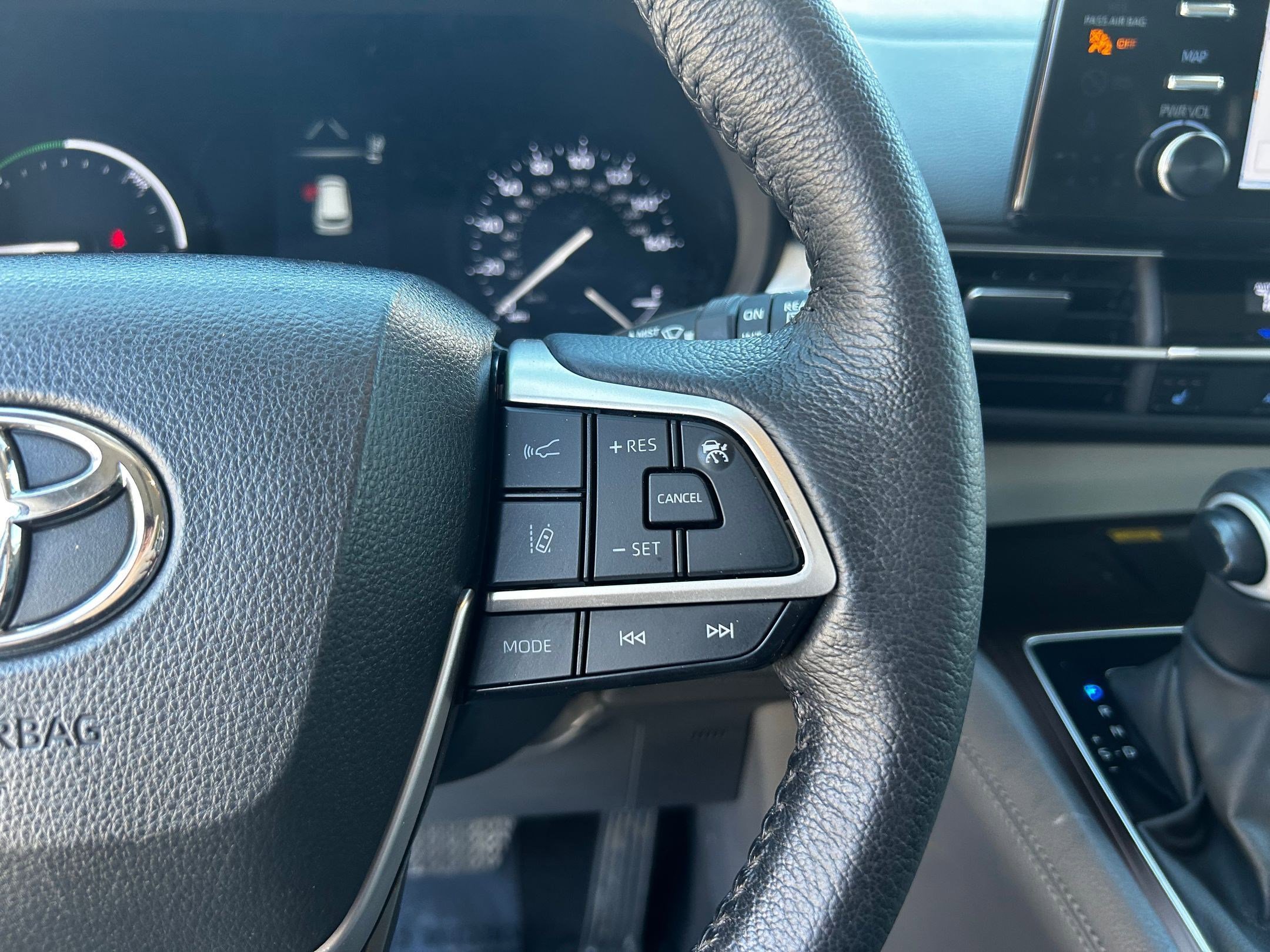 Certified 2023 Toyota Sienna XLE w/ XLE Plus Package image 14