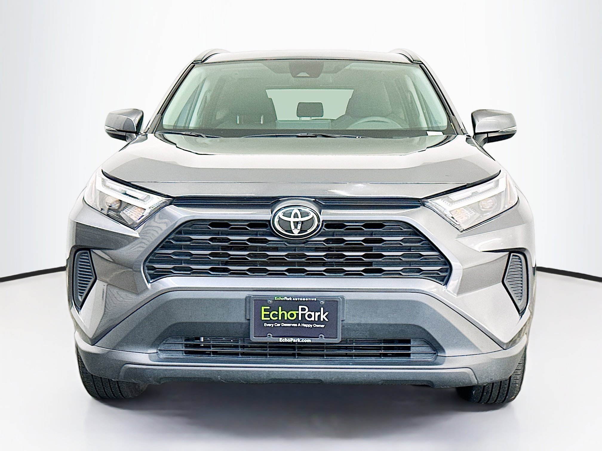 Used 2025 Toyota RAV4 XLE image 2
