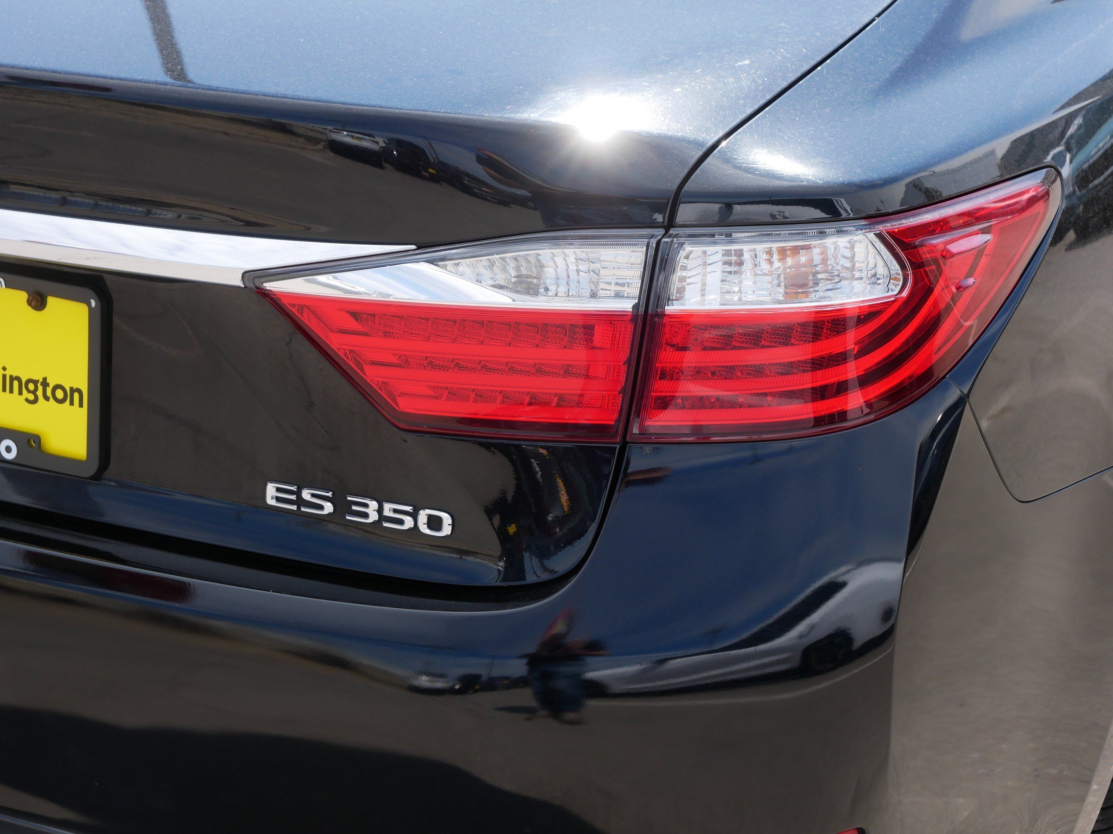 Used 2015 Lexus ES 350 w/ Premium Package FWD image 17