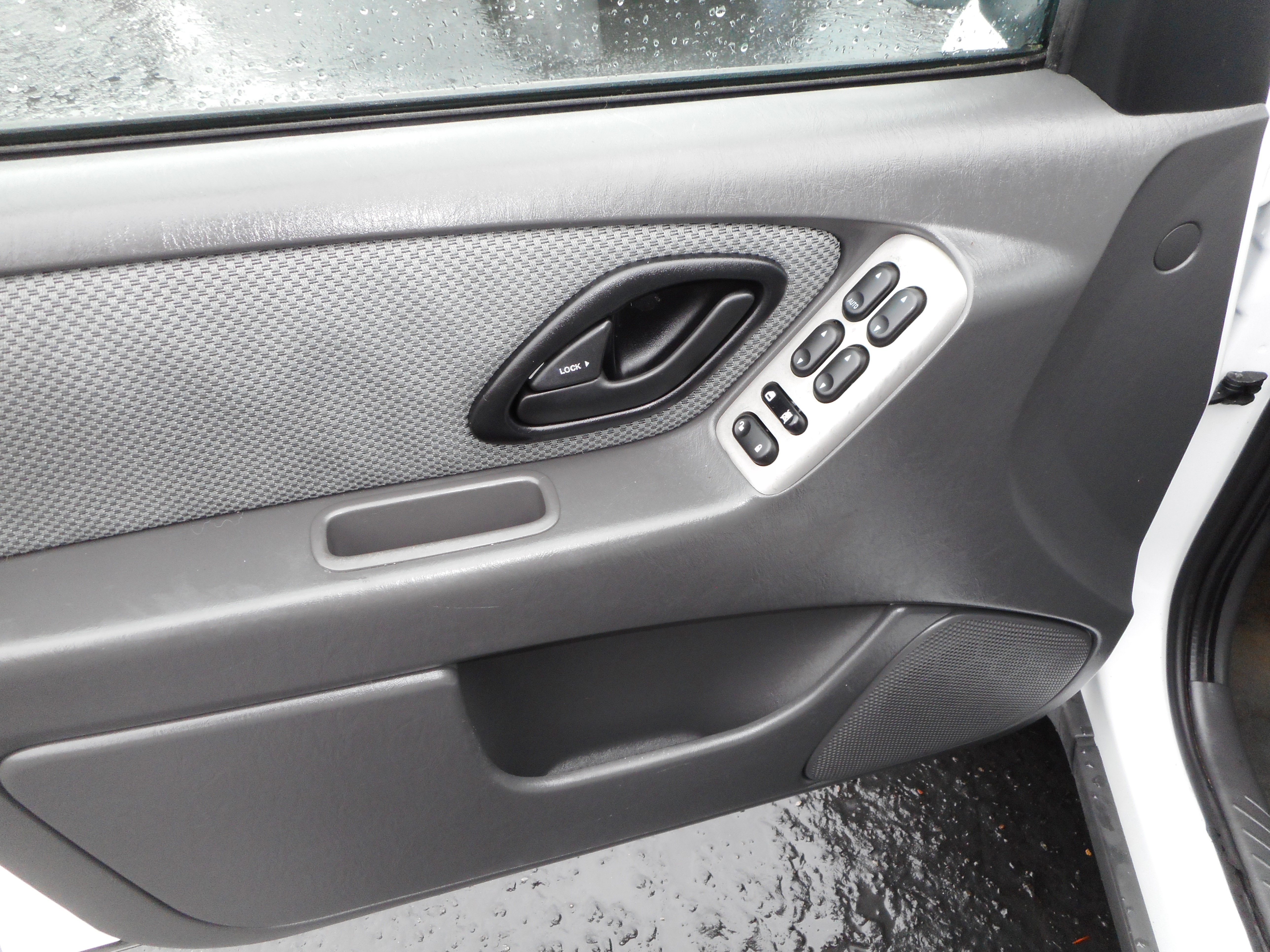 Used 2007 Ford Escape 4WD Hybrid image 15