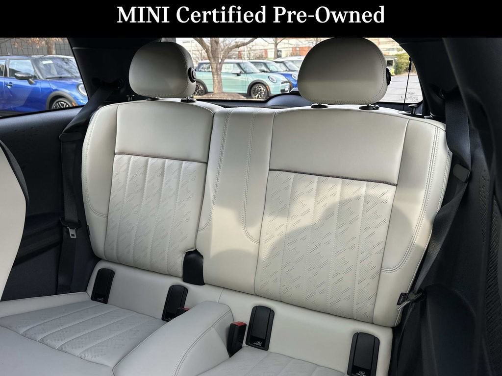 Used 2025 MINI Cooper 2-Door Hardtop image 24