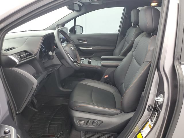 Used 2022 Toyota Sienna XSE w/ XSE Plus Package AWD/4WD image 17