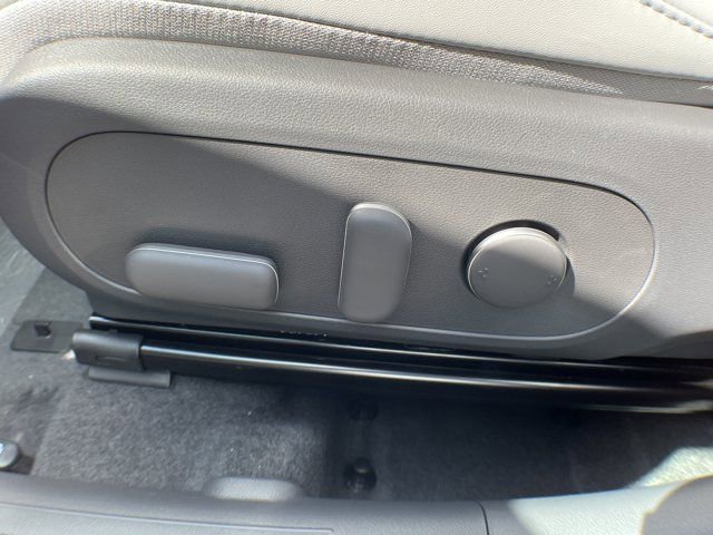 New 2026 Hyundai Kona SEL Premium image 9