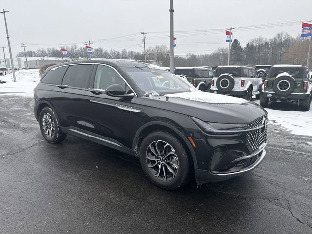 Used 2024 Lincoln Nautilus Premier image 11