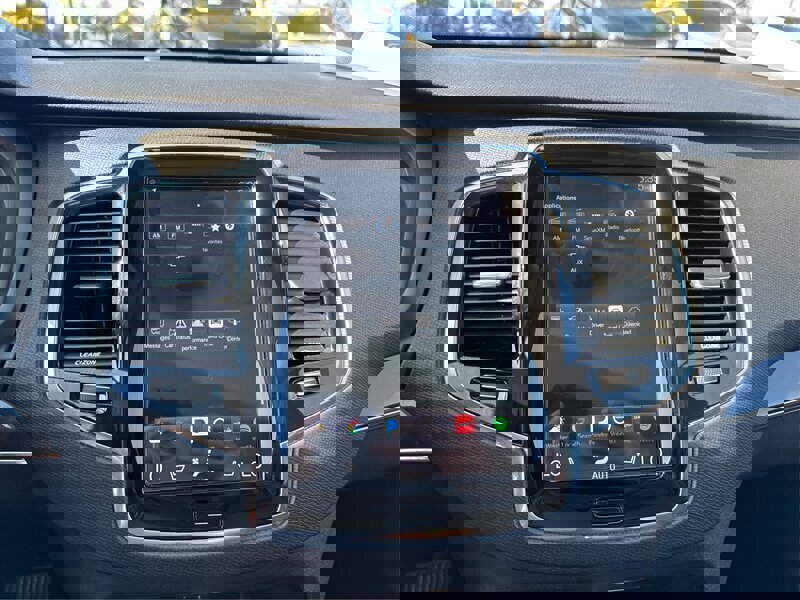 Used 2016 Volvo XC90 T6 Momentum w/ Momentum Plus Package image 39