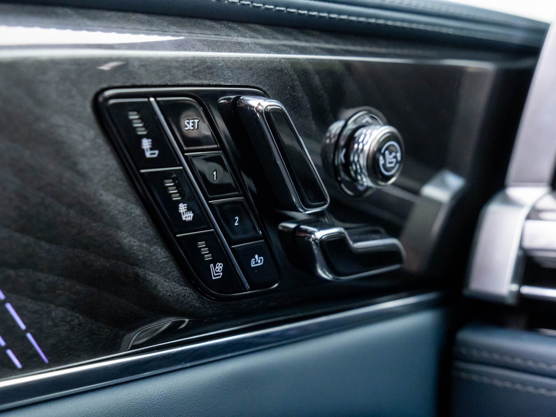 New 2025 Cadillac Escalade IQ Sport 2 w/ LPO, ONYX Package image 30